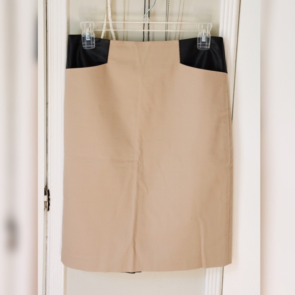 Club Monaco Dresses & Skirts - Club Monaco Pencil Skirt